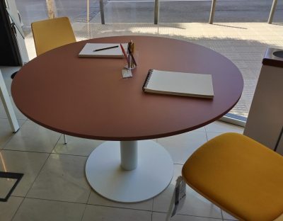 MESA DE REUNIÓN IPOP 120 x 74CM SOBRE DE 19MM COLOR COTTO ZÉNIT  ESTRUCTURA BLANCA